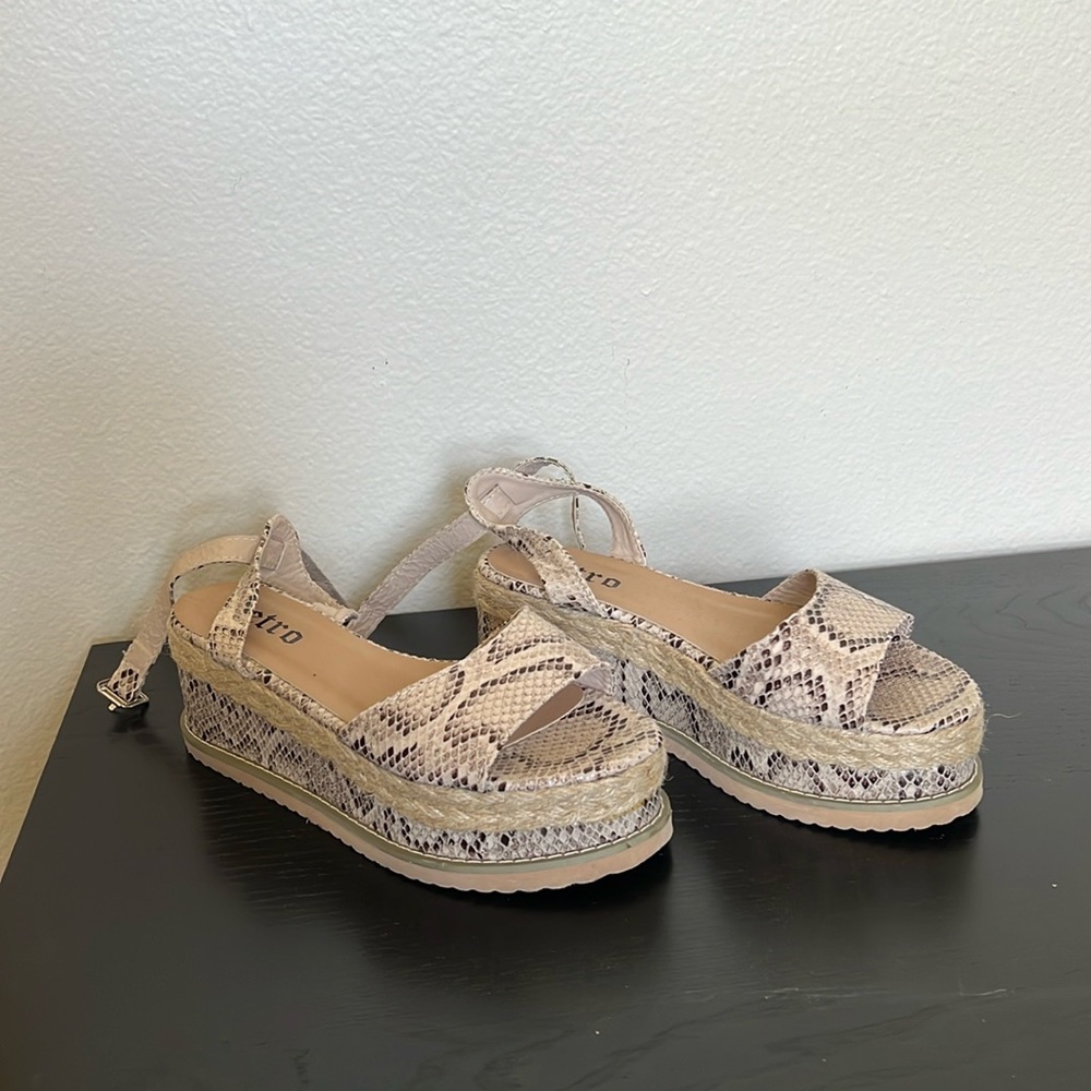 PrettyLittleThing Platform Sandals - Snake Print